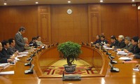 Sekjen Nguyen Phu Trong temu kerja dengan Badan Harian  Dewan Teori Sentral
