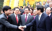 Presiden Vietnam Truong Tan Sang  menemui badan-badan usaha  yang mencapai “Brand  Nasional -2012”