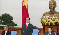 PM Vietnam Nguyen Tan Dung  mengadakan temu kerja dengan Federasi Serikat Buruh Vietnam.