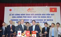 Jepang memberikan bantuan kira-kira Yen  203 miliar kepada Vietnam.