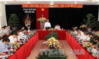 PM Vietnam Nguyen Tan Dung  mengadakan temu kerja dengan pimpinan provinsi Phu Yen.