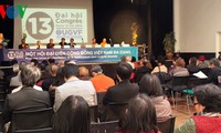Kongres ke-13 Asosiasi orang Vietnam di Perancis dengan tema: “Persatuan dan Pembaruan”.