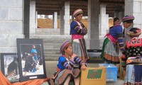 Meningkatkan kehidupan rakyat  etnis Mong