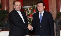 Presiden Vietnam, Truong Tan Sang  menerima Menteri Industri, Pertambangan dan Perdagangan  Iran  Mehdi Ghazanfari