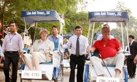Kendaraan wisata - aksentuasi khas dari pariwisata  ASEAN