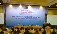 Lokakarya untuk mengumumkan  Laporan tahunan ekonomi Vietnam –tahun 2013.