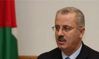 PM baru  Palestina  Rami Hamdallah  mengundurkan diri.