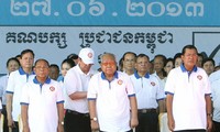 16 000 orang yang berpartisipasi pada pengawasan pemilu di Kamboja.