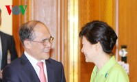 Ketua MN Nguyen Sinh Hung melakukan kunjungan kehormatan kepada Presiden Republik Korea 