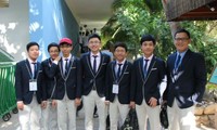 Tim Vietnam  memperoleh tiga medali emas pada Olympiade Matematika Internasional.