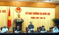 Persidangan ke-20  Komite Tetap MN Vietnam meneruskan agenda.
