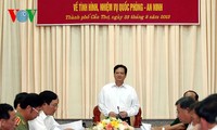 PM Vietnam Nguyen Tan Dung melakukan temu kerja dengan Komite Partai Kodam  9