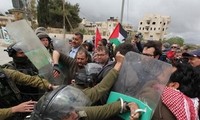 Perundingan damai antara  Israel-Palestina  dibatalkan.