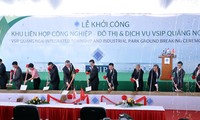 Pembukaan upacara pencangkulan pertama Zona Kombinat industri, perkotaan dan layanan jasa Quang Ngai.