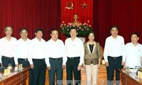 Memuji cara pelaksanaan yang baik dan  kreatif dalam  belajar dan bertindak sesuai dengan  keteladanan moral Ho Chi Minh
