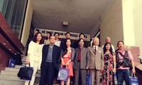Rombongan wartawan diaspora Vietnam   bertemu dengan VOV