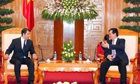 Vietnam berharap akan bekerjasama secara efektif dengan Azerbaijan dan Spanyol.