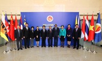 Tiongkok  mendorong peluang investasi dan pariwisata di ASEAN.