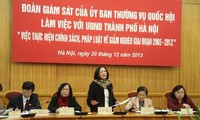 Rombongan  pengawas MN  tentang  pengurangan kemiskinan  melakukan temu kerja di kota Hanoi
