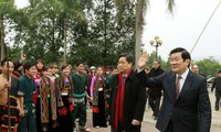 Presiden Vietnam Truong Tan Sang  menghadiri  Pesta Musim Semi di semua penjuru Tanah Air