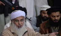 Pakistan menghentikan serangan udara terhadap Taliban.