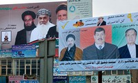 Memulai pemilihan  Presiden dan pemerintahan daerah di Afghanistan.