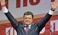 Miliarder  Petro Poroshenko resmi  terpilih menjadi Presiden Ukraina