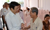 Presiden Vietnam, Truong Tan Sang mengadakan kontak dengan para pemilih kota Ho Chi Minh.