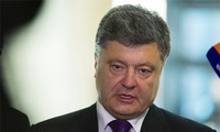 Presiden Ukraina menyatakan bersedia  melakukan gencatan senjata  bersyarat.