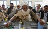 Hasil sementara  pilpres Afghanistan: Capres  Ashraf Ghani menelopori jumlah suara.