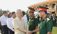 Sekjen Nguyen Phu Trong melakukan temu kerja dengan para pemimpin teras provinsi Binh Thuan
