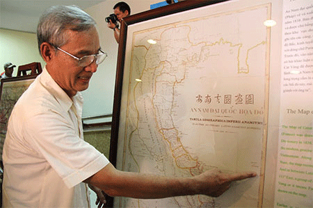  Para ahli geografi dan ahli navigasi  Barat  pernah menegaskan: Hoang Sa adalah wilayah Vietnam