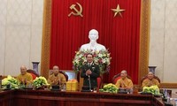 Sangha Buddha Vietnam bersama-sama dengan seluruh negeri berjalan seperjalanan untuk mengembangkan sosial-ekonomi.
