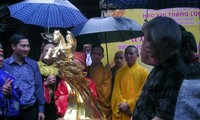 Proyek pengecoran 60 patung bersepuh  emas  Dewa Giong  sehubungan dengan peringatan ultah ke-60  Pembebasan Ibukota Hanoi