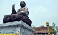 Acara peresmian patung perunggu Buddha yang paling besar  di Asia Tenggara.