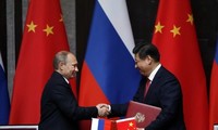 Tiongkok dan Rusia menandatangani banyak permufakatan kerjasama di bidang energi.