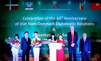 Memperingati ultah ke-43 penggalangan hubungan diplomatik Vietnam-Denmark   (25 November 1971-25 November 2014)