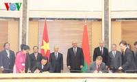 Memperkokoh dan mengembangkan hubungan persahabatan dan kerjasama komprehensif Vietnam-Belarus