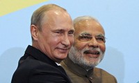 Presiden Rusia, Vladimir Putin  memulai kunjungan resmi di India.