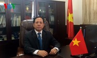 Hubungan Vietnam-Tiongkok  terus berkembang secara stabil dan sehat.