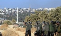 Israel menangkap puluhan orang Palestina di Jerussalam  Timur dan Tepian Barat