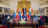 Media komunikasi internasional memberikan apresiasiterhadap kunjungan PM Rusia, Dmitry Medvedev di Vietnam