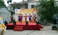 Bergembira menyongsong Hari Raya Tet Laos di ibukota Hanoi