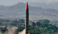 Pakistan berhasil meluncurkan rudal yang mampu membawa kepala nuklir