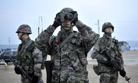 RDR Korea melakukan latihan perang dengan  menembakkan peluru sungguhan  di Laut Kuning.