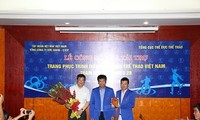 Kontingen olahraga Vietnam  mengenakan busana baru di SEAGAMES-28