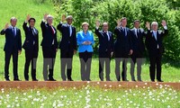 Hari pertama  Konferensi Tingkat Tinggi  kelompok  G-7