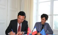 Vietnam dan Perancis mendorong kerjasama pendidikan.