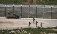 Israel membangun pagar keamanan di sepanjang garis perbatasan dengan Jordania.
