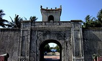 Benteng kuno Quang Tri –bekas bukti  dari satu periode  sejarah yang  heroik